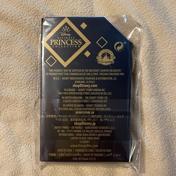 Disney Designer Collection Snow White Hinged Pin – Limited Release - Picture 3 of 4